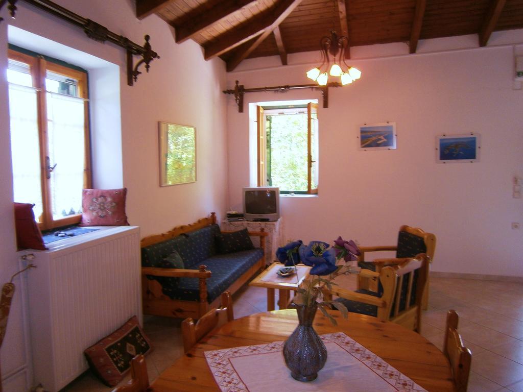 Villa Frias Asprogerakata Kamer foto