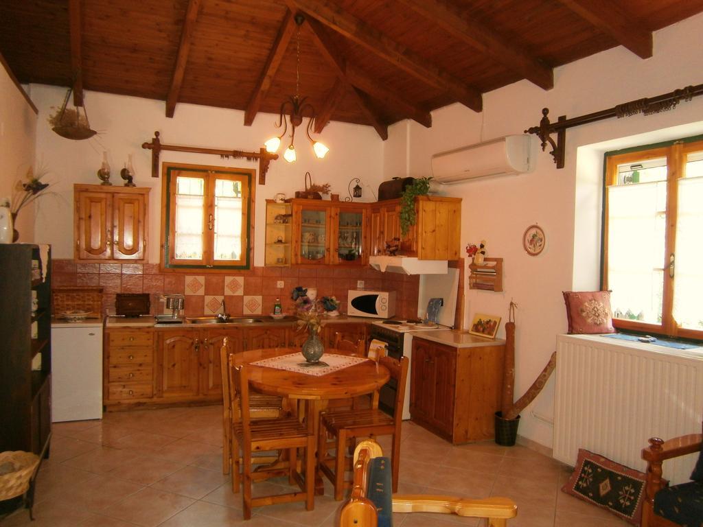 Villa Frias Asprogerakata Kamer foto