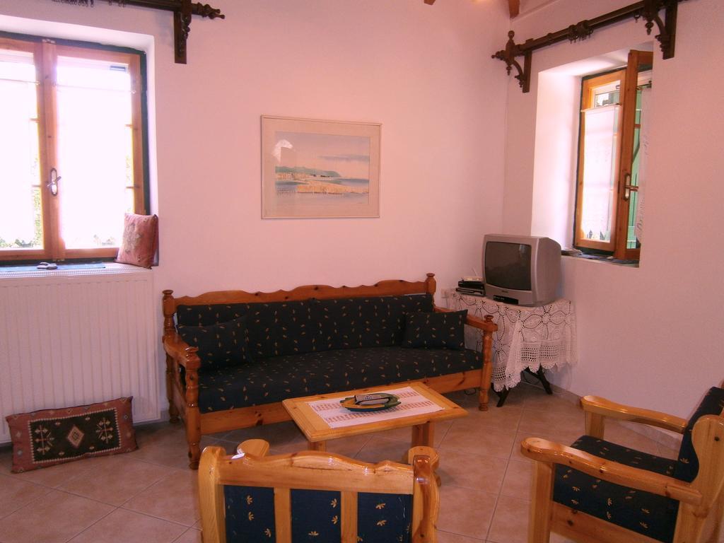 Villa Frias Asprogerakata Kamer foto