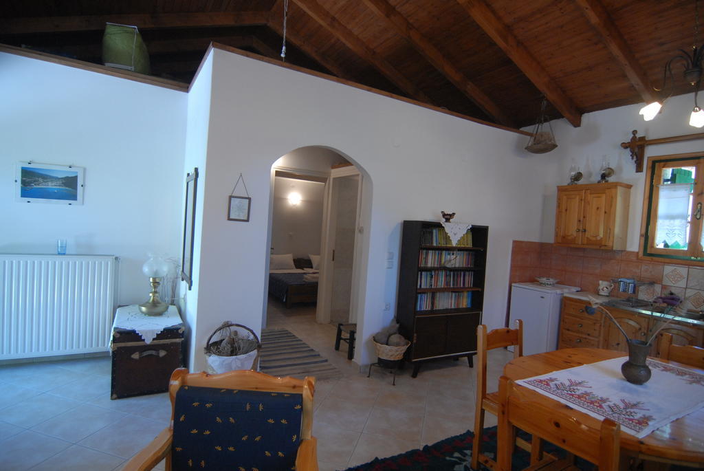 Villa Frias Asprogerakata Kamer foto